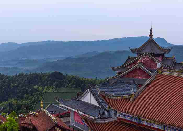 成都商务会议租车，一天到底要花多少钱？别被坑了！-第1张图片-成都租车公司